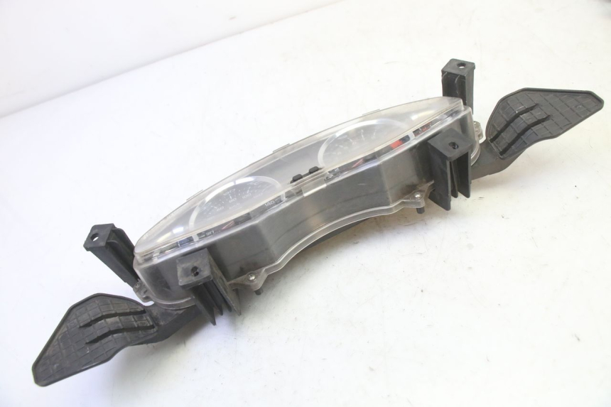 photo de SPEEDOMETER HONDA FES S-WING SWING ABS 125 (2007 - 2015) - Fixing points details