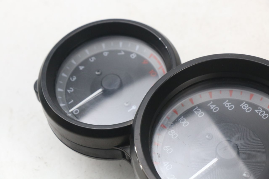 photo de SPEEDOMETER YAMAHA FJR ABS 1300 (2006 - 2012) - Component detail