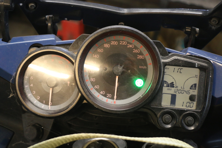 photo de SPEEDOMETER YAMAHA FJR ABS 1300 (2006 - 2012) - Distinctive features