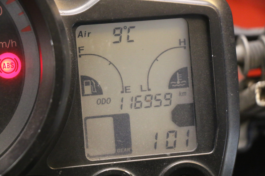 photo de SPEEDOMETER YAMAHA FJR ABS 1300 (2006 - 2012) - Distinctive features