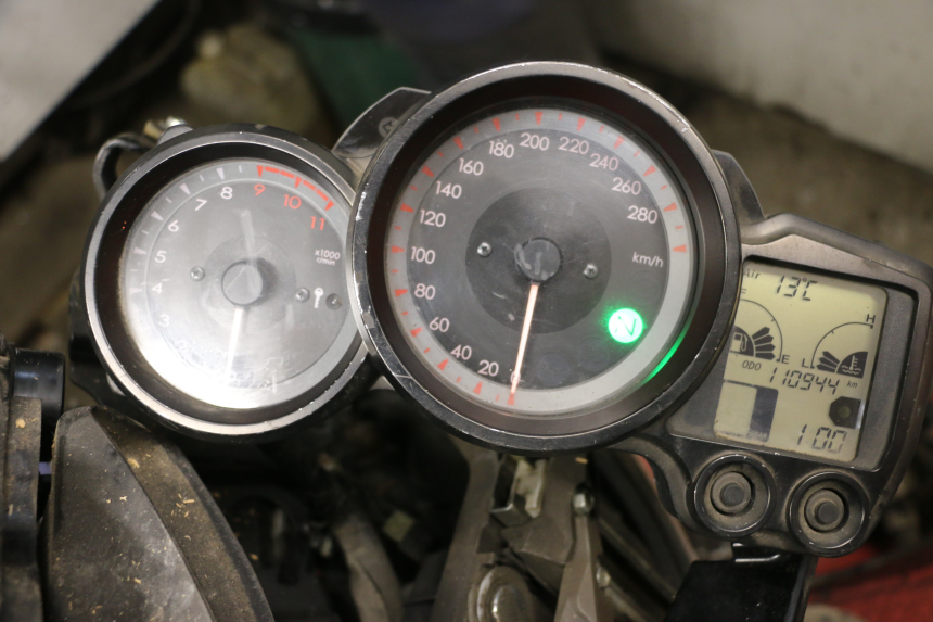 photo de SPEEDOMETER YAMAHA FJR ABS 1300 (2006 - 2012) - Detailed visual inspection