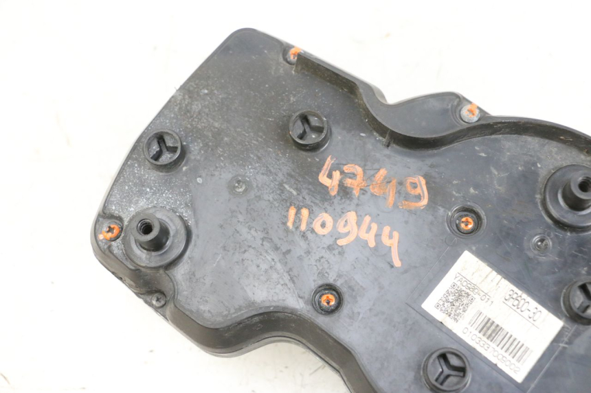 photo de SPEEDOMETER YAMAHA FJR ABS 1300 (2006 - 2012) - Surface and material condition