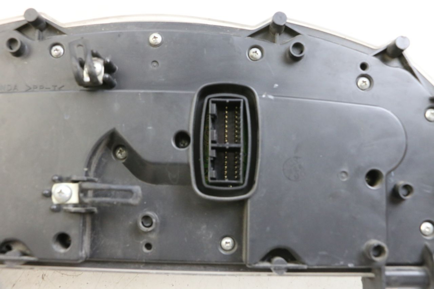 photo de SPEEDOMETER HONDA FJS SILVER WING SILVERWING 400 (2005 - 2008) - Fixing points details