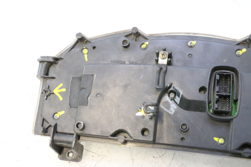 photo de SPEEDOMETER HONDA FJS SILVER WING SILVERWING 400 (2005 - 2008) - Detailed visual inspection