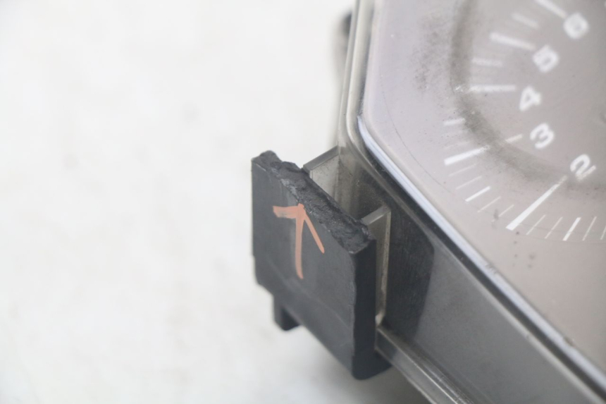 photo de SPEEDOMETER HONDA FJS SILVERWING SILVER WING 600 (2001 - 2010) - Fixing points details