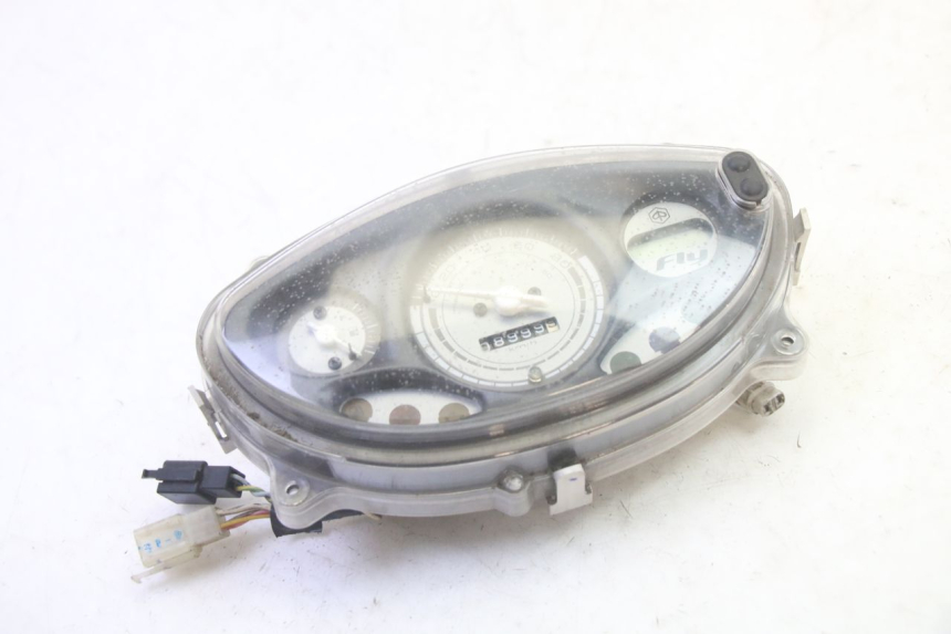 photo de SPEEDOMETER PIAGGIO FLY 4T 50 (2013 - 2017) - Fixing points details