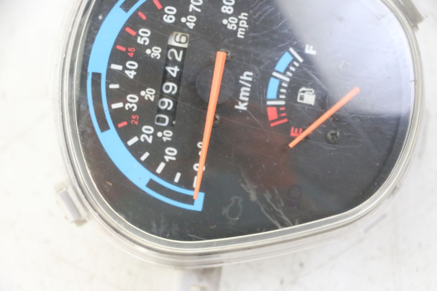 photo de SPEEDOMETER VENESI FLY RETRO 4T 50 (2020 - 2025) - Fixing points details