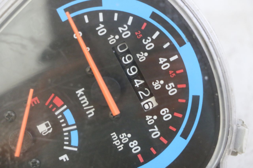 photo de SPEEDOMETER VENESI FLY RETRO 4T 50 (2020 - 2025) - Surface and material condition