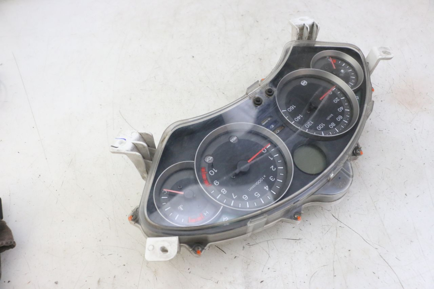 photo de SPEEDOMETER HONDA FORZA ABS 300 (2013 - 2017) - Focus on structure