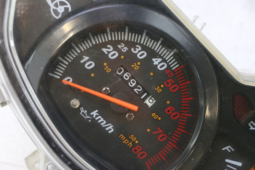 photo de SPEEDOMETER VASTRO GP 2T 50 (2013 - 2017) - Component detail