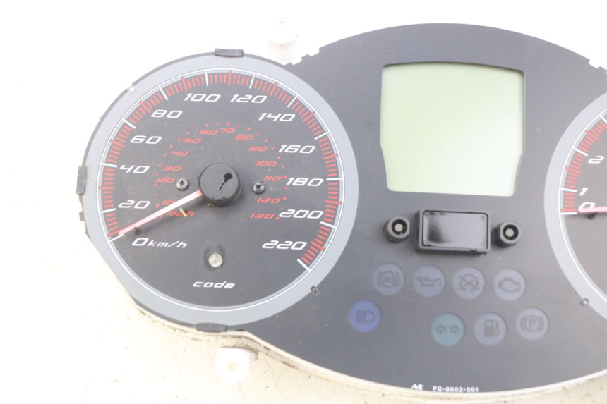 photo de SPEEDOMETER GILERA GP 800 (2007 - 2013) - Distinctive features