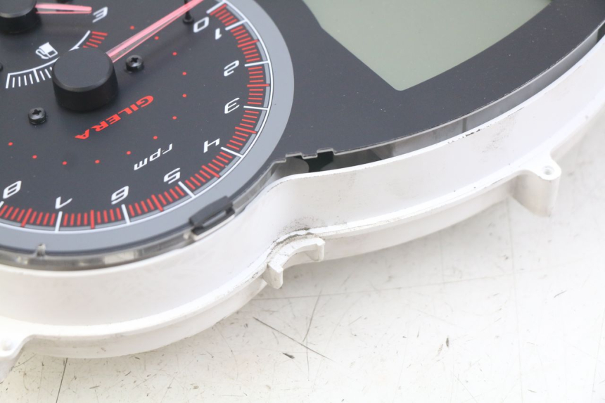photo de SPEEDOMETER GILERA GP 800 (2007 - 2013) - Technical close-up