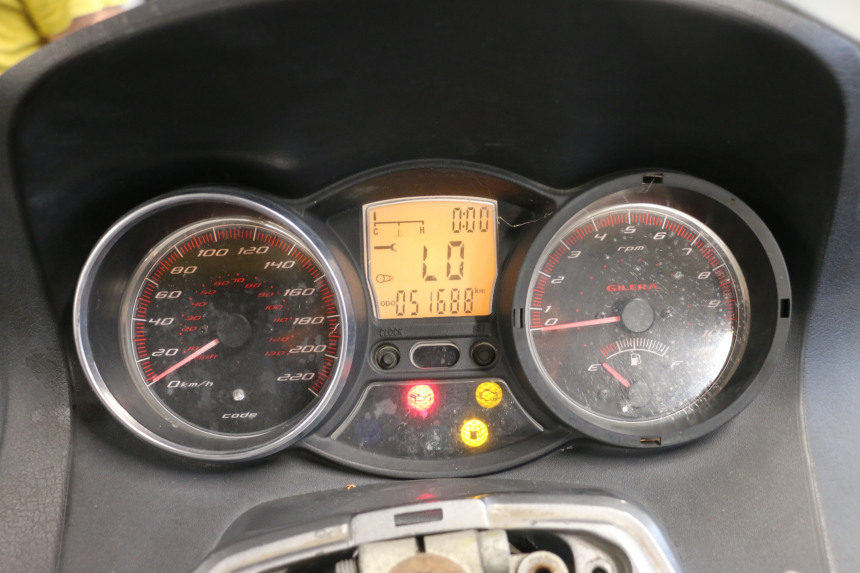 photo de SPEEDOMETER GILERA GP 800 (2007 - 2013) - Component detail