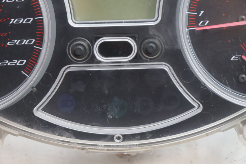 photo de SPEEDOMETER GILERA GP 800 (2007 - 2013) - Technical close-up