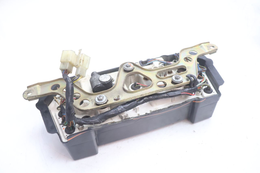 photo de SPEEDOMETER KAWASAKI GPX F ZX750F 750 (1986 - 1990) - Distinctive features