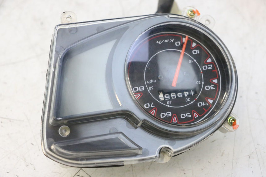 photo de SPEEDOMETER TNT MOTOR GRIDO 2T 50 (2010 - 2019) - Zoom on usage condition
