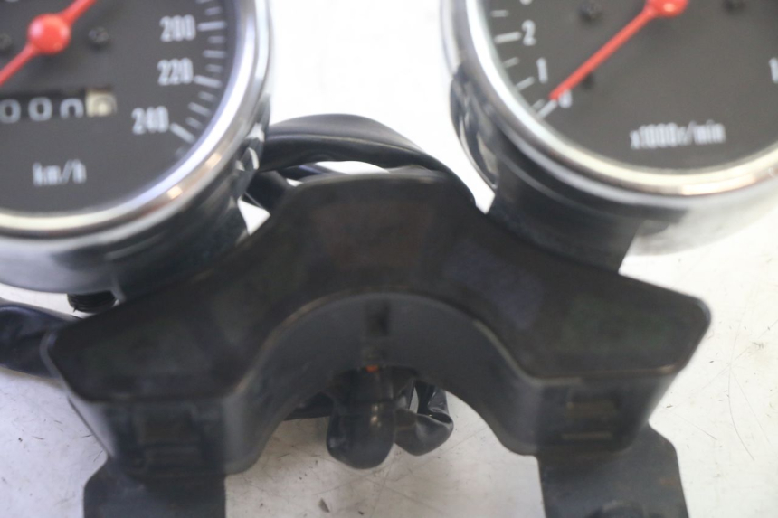 photo de SPEEDOMETER SUZUKI GSF N BANDIT 600 (1996 - 1999) - Alternative perspective