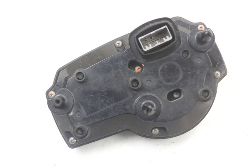 photo de SPEEDOMETER SUZUKI GSR 750 (2011 - 2017) - Surface and material condition