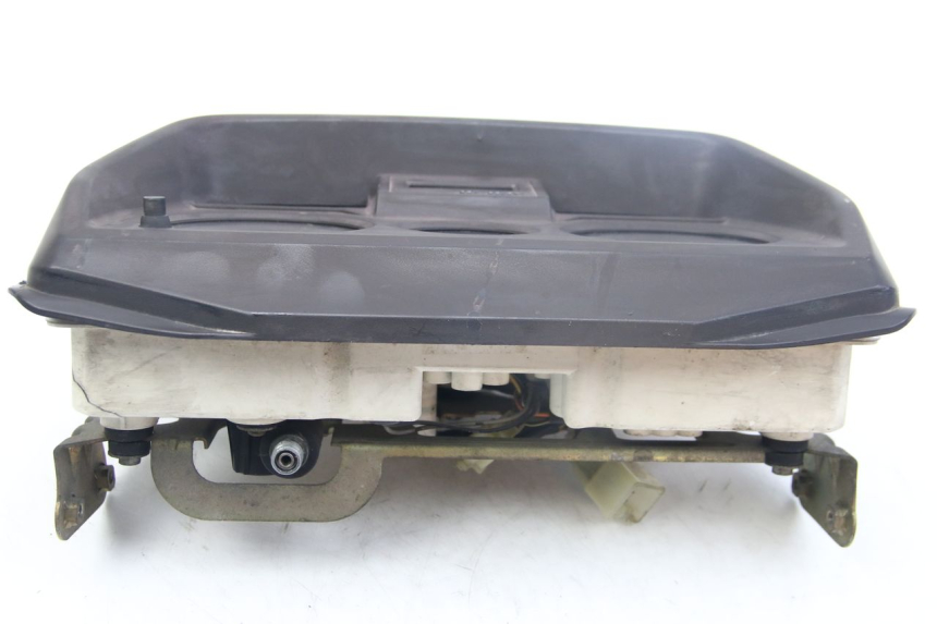 photo de SPEEDOMETER SUZUKI GSX-F GSX  F 1100 (1988 - 1994) - Technical close-up