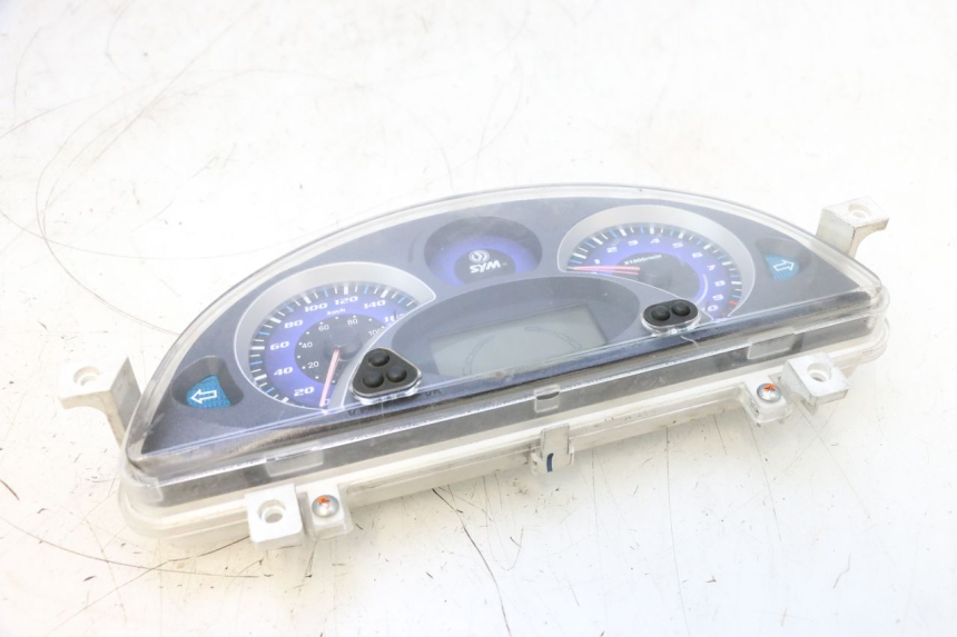 photo de SPEEDOMETER SYM GTS EVO 125 (2009 - 2013) - Surface and material condition