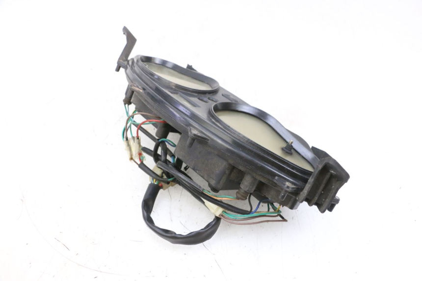 photo de SPEEDOMETER JM MOTORS GTS 125 (2015 - 2019) - Surface and material condition