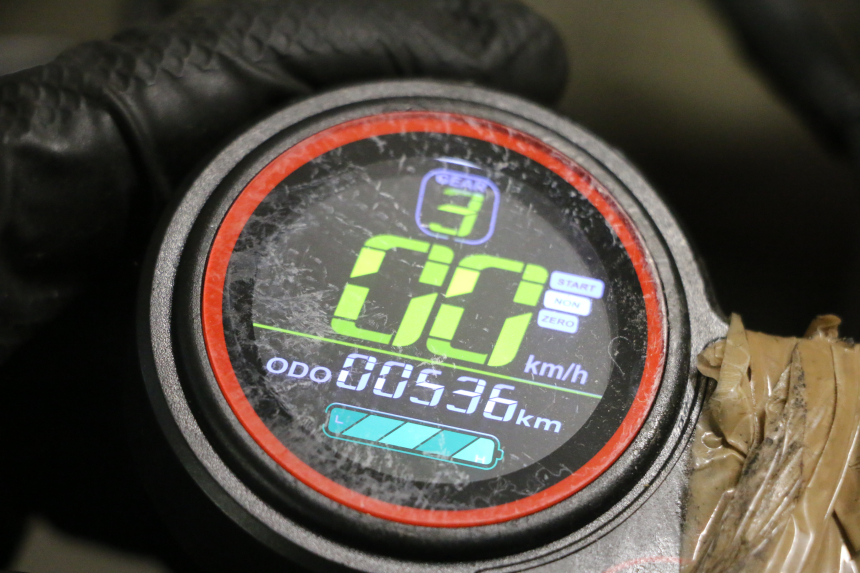 photo de SPEEDOMETER HITWAY H5 1 - Alternative perspective