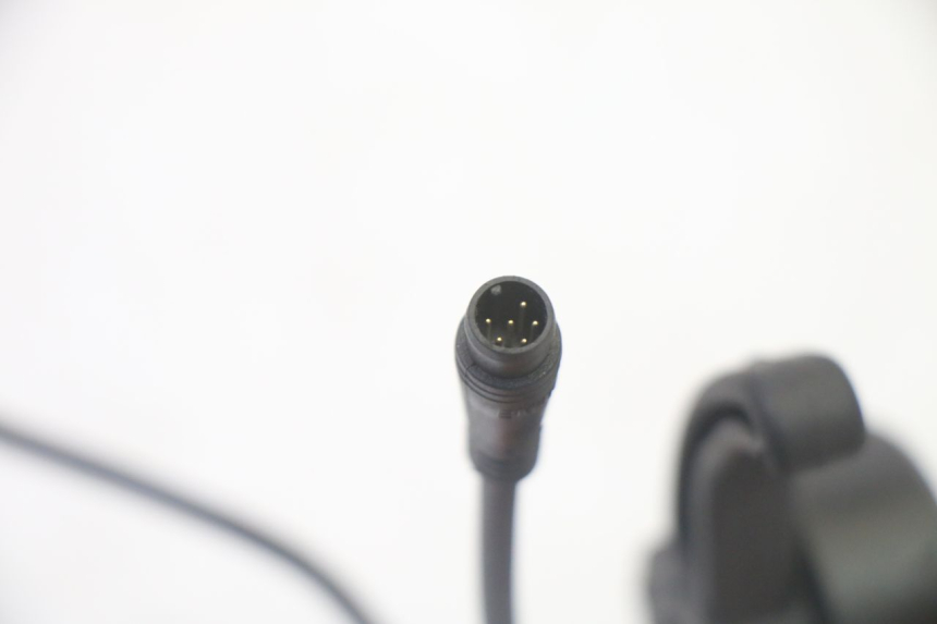 photo de SPEEDOMETER HITWAY H5 1 - Surface and material condition