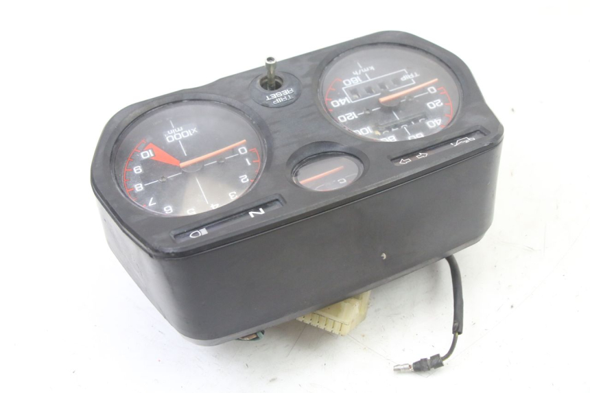 photo de SPEEDOMETER HONDA MTX TC02 125 (1987 - 1989) - Fixing points details