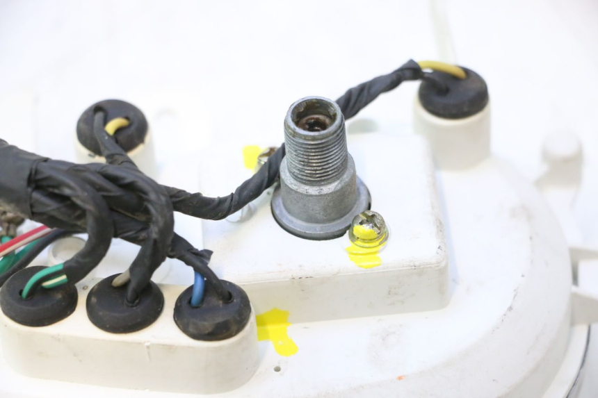 photo de SPEEDOMETER KEEWAY HURRICANE 50 (2006 - 2019) - Fixing points details