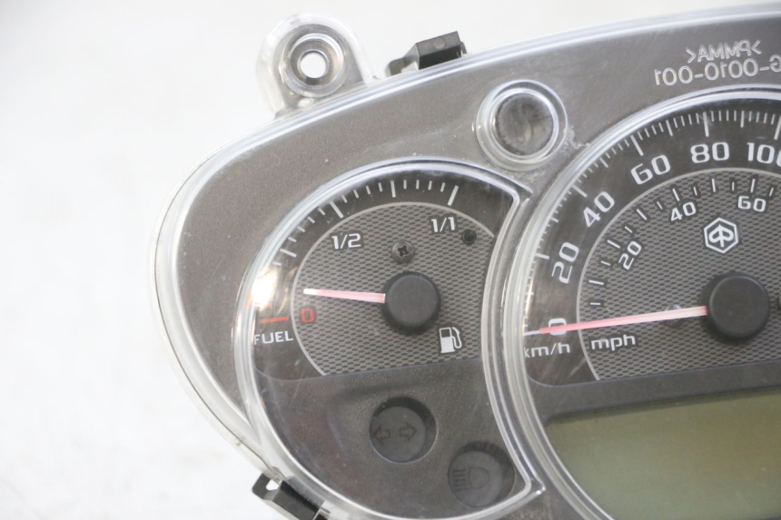 photo de SPEEDOMETER PIAGGIO IE MP3 YOURBAN 300 (2011 - 2016) - High-resolution close-up