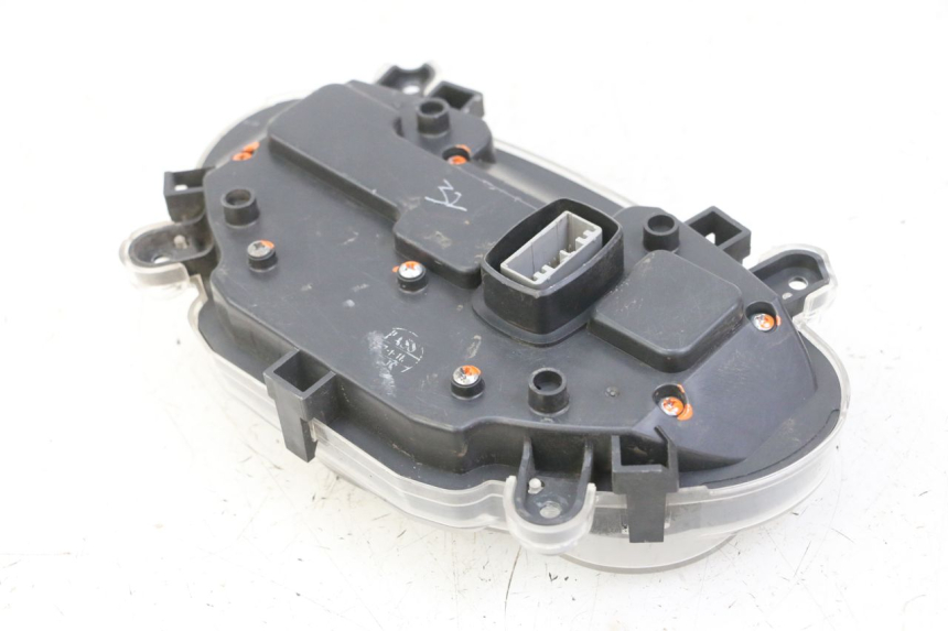 photo de SPEEDOMETER PIAGGIO IE MP3 YOURBAN 300 (2011 - 2016) - Alternative perspective