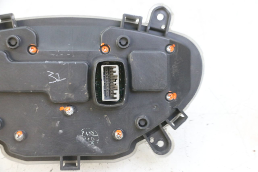 photo de SPEEDOMETER PIAGGIO IE MP3 YOURBAN 300 (2011 - 2016) - Product overview