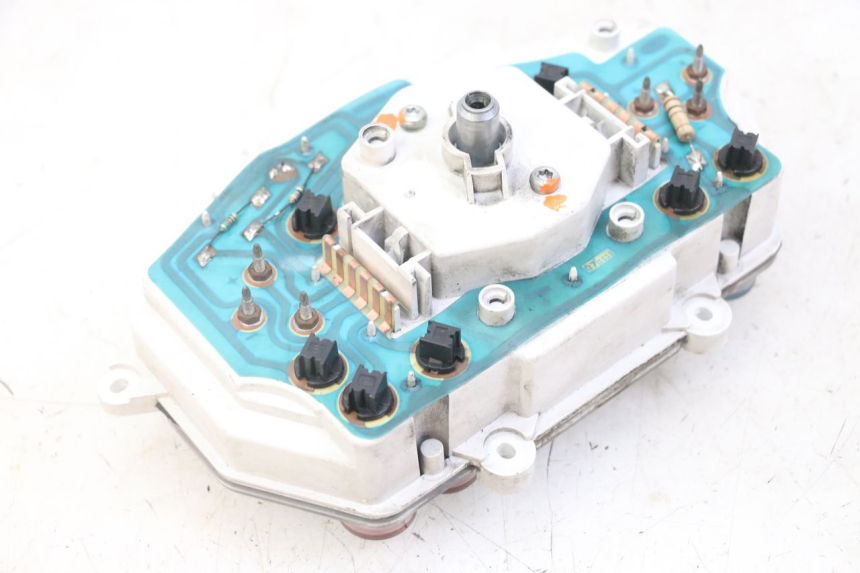 photo de SPEEDOMETER PEUGEOT JET FORCE CARBU 50 (2003 - 2016) - Zoom on usage condition