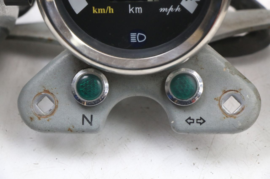 photo de SPEEDOMETER JINLUN JL HIGHLANDER 125 (2007 - 2015) - Technical close-up