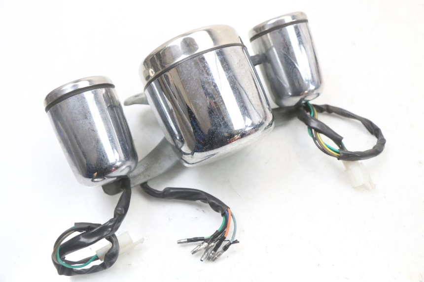 photo de SPEEDOMETER JINLUN JL HIGHLANDER 125 (2007 - 2015) - Fixing points details