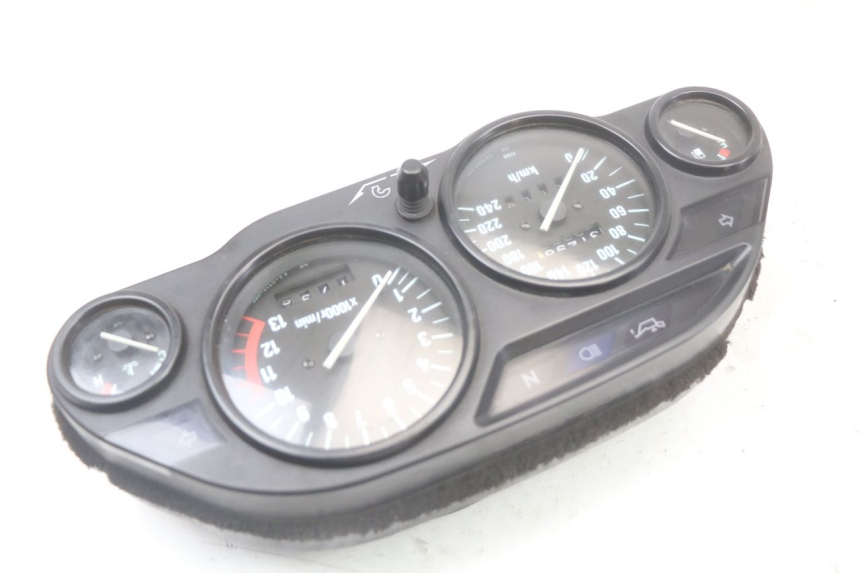 photo de SPEEDOMETER KAWASAKI GTR 1000 (1994 - 2004) - Fixing points details
