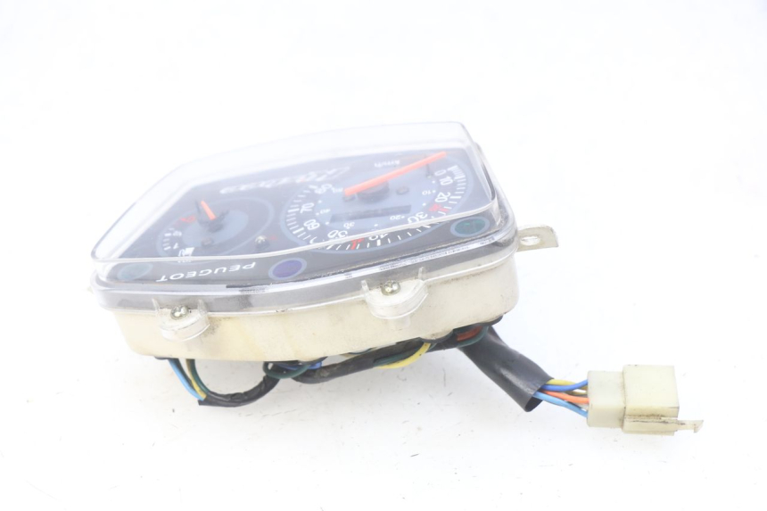 photo de SPEEDOMETER PEUGEOT KISBEE 2T 50 (2010 - 2017) - Surface and material condition