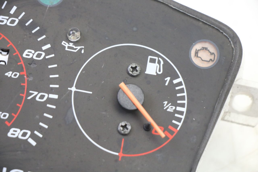 photo de SPEEDOMETER PEUGEOT KISBEE 2T 50 (2018 - 2022) - Zoom on usage condition