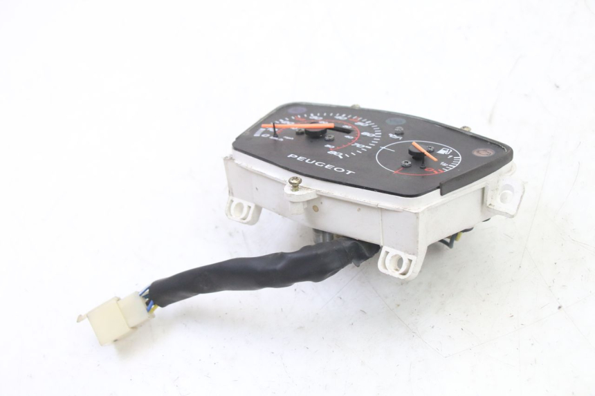 photo de SPEEDOMETER PEUGEOT KISBEE 2T 50 (2018 - 2022) - Technical close-up