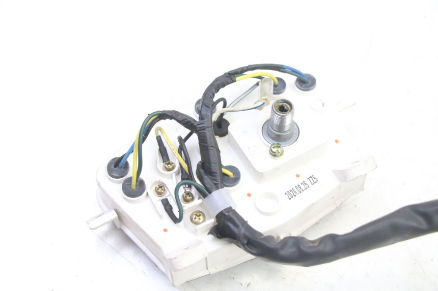 photo de SPEEDOMETER PEUGEOT KISBEE 2T 50 (2018 - 2022) - Surface and material condition