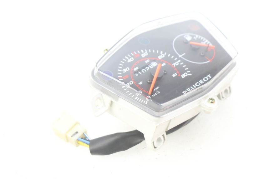 photo de SPEEDOMETER PEUGEOT KISBEE 4T 50 (2018 - 2022) - Surface and material condition
