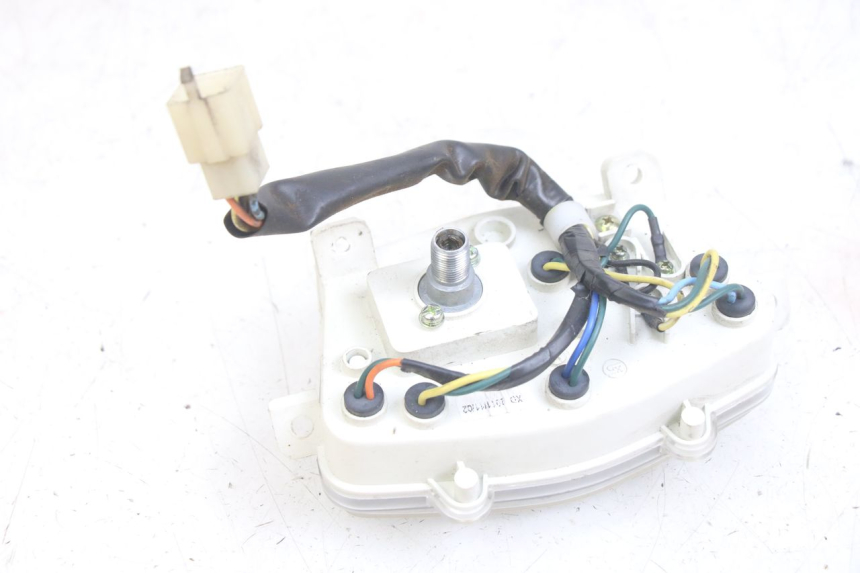 photo de SPEEDOMETER PEUGEOT KISBEE 4T 50 (2010 - 2017) - Fixing points details