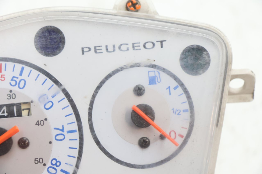 photo de SPEEDOMETER PEUGEOT KISBEE 4T 50 (2010 - 2017) - Zoom on usage condition