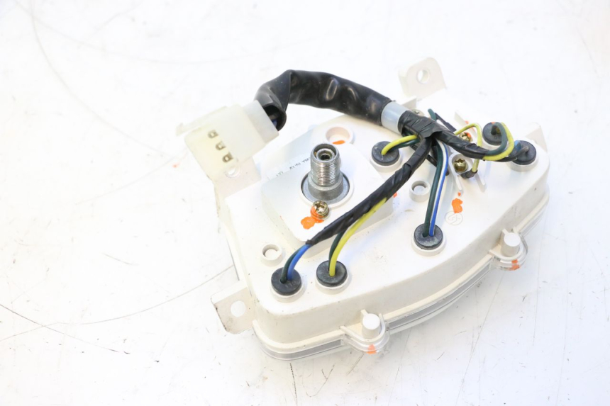 photo de SPEEDOMETER PEUGEOT KISBEE 4T 50 (2018 - 2022) - Fixing points details