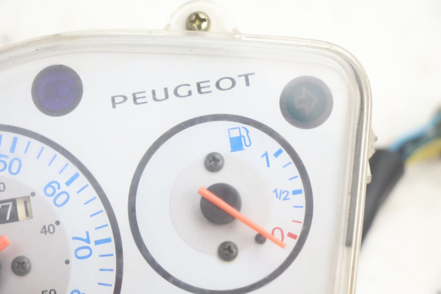 photo de SPEEDOMETER PEUGEOT KISBEE 4T 50 (2010 - 2017) - Zoom on usage condition