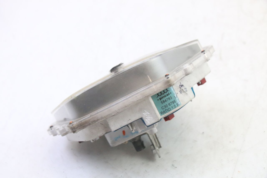 photo de SPEEDOMETER PIAGGIO LIBERTY 4T 50 (2009 - 2015) - Fixing points details