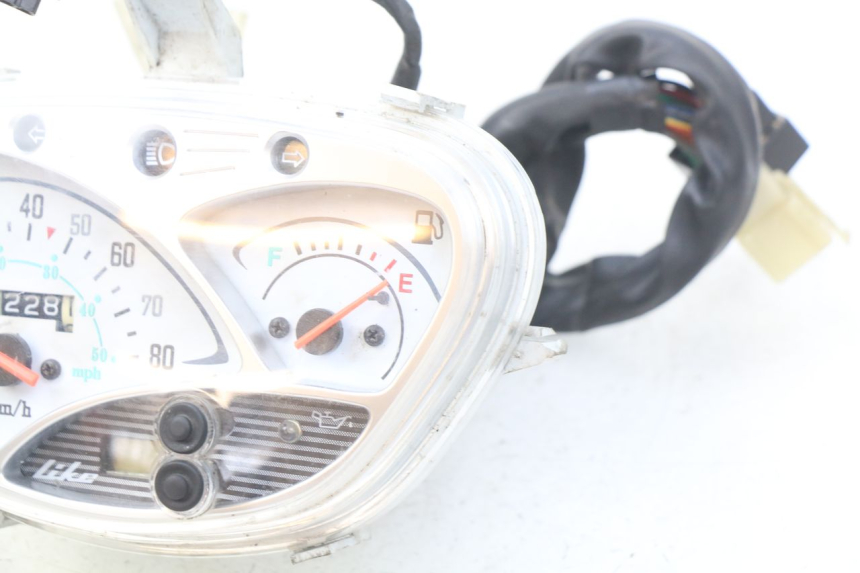 photo de SPEEDOMETER KYMCO LIKE 2T 50 (2009 - 2018) - Surface and material condition