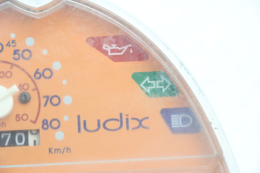 photo de SPEEDOMETER PEUGEOT LUDIX ONE 50 (2004 - 2013) - Zoom on usage condition