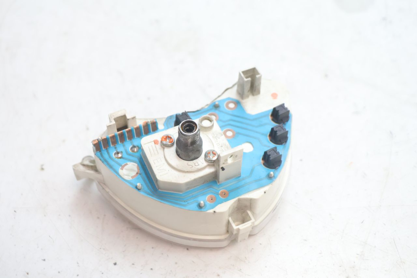 photo de SPEEDOMETER PEUGEOT LUDIX PRO 2T 50 (2010 - 2017) - Fixing points details