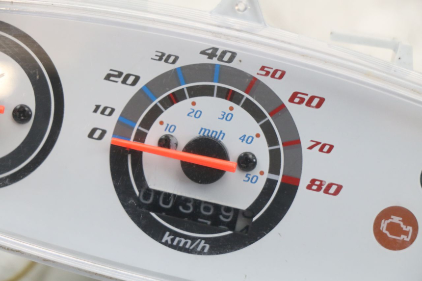 photo de SPEEDOMETER MASH LEGEND'R 4T 50 (2021 - 2025) - Alternative perspective